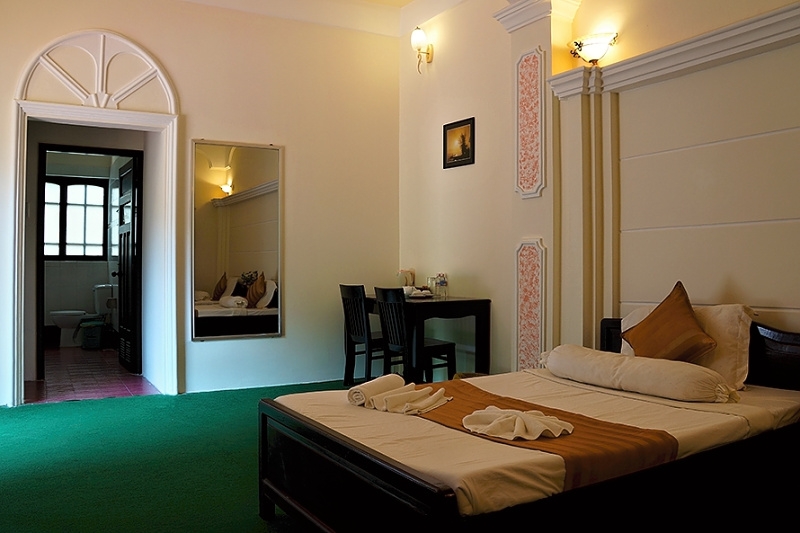 Phòng deluxe - Hotel24h.net