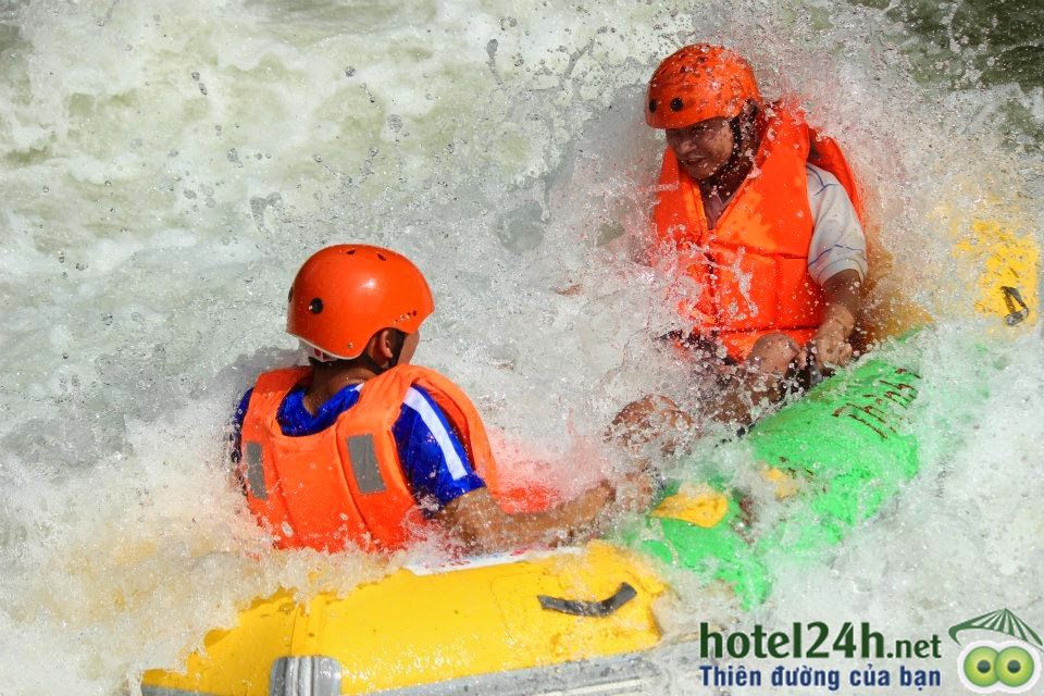 truot-thac-hoa-phu-thanh-da-nang-tro-choi-mao-hiem-li-thu-hotel24h-a7.jpg