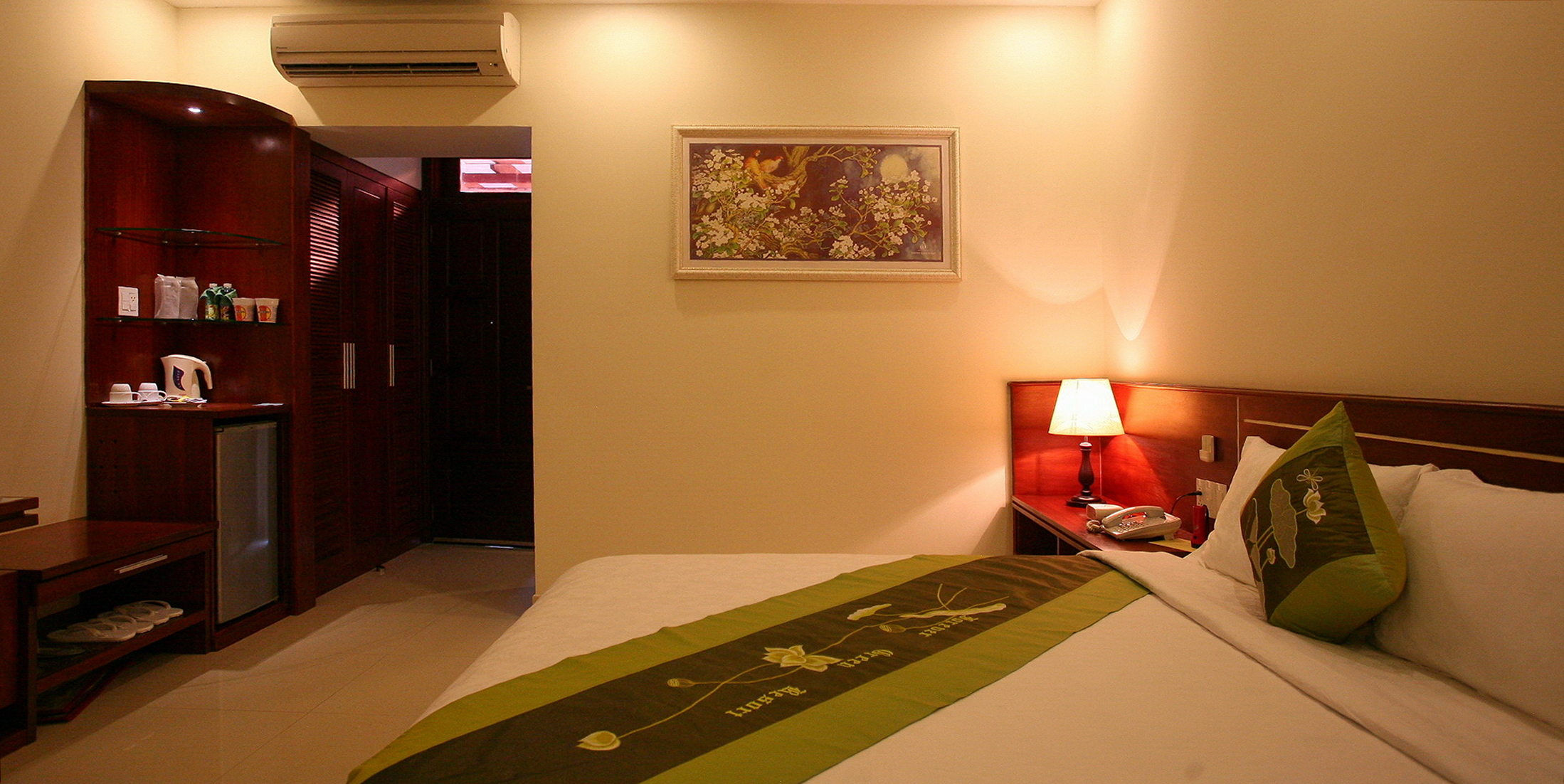 Phòng Luxury - Hotel24h.net