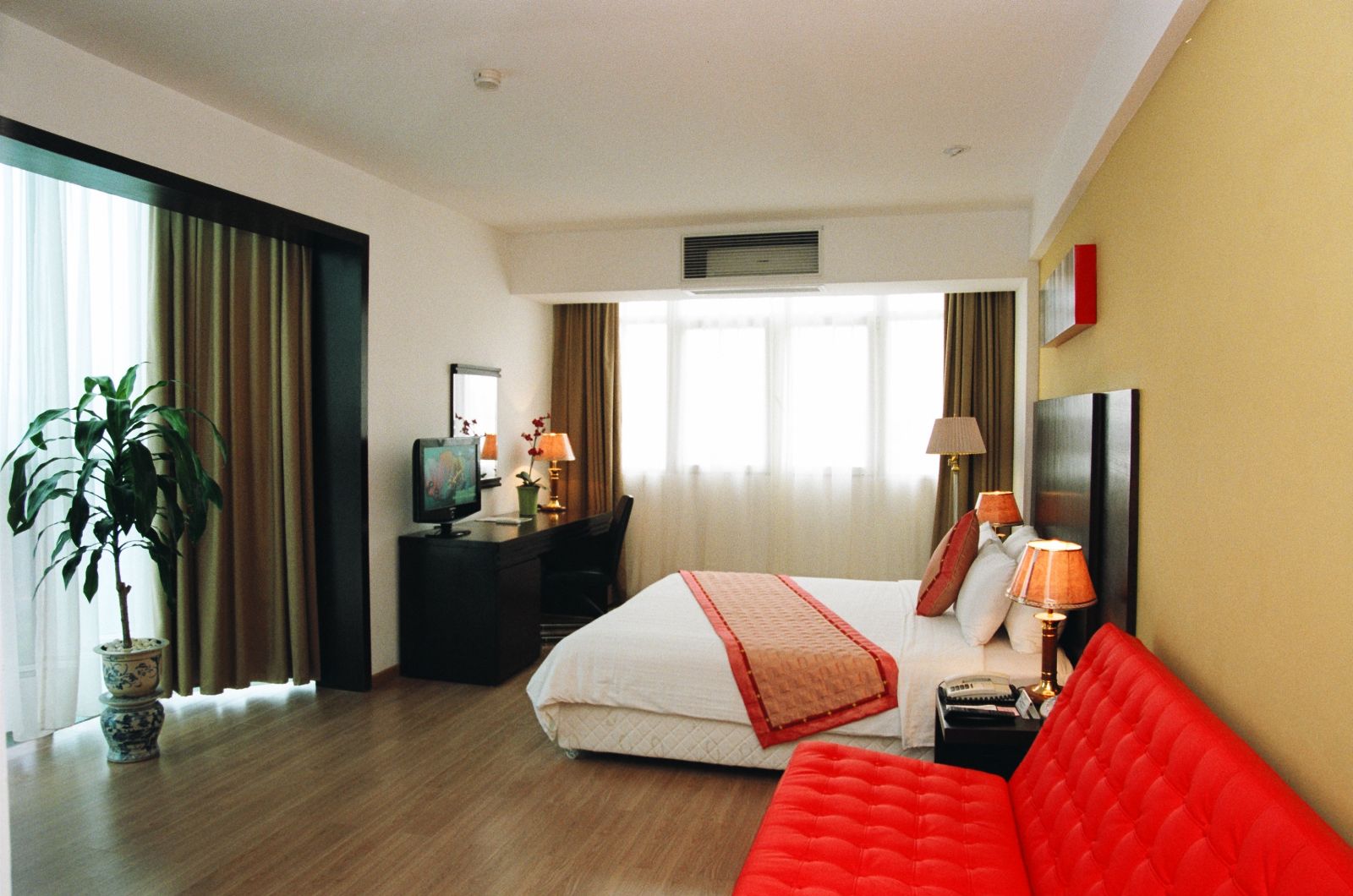 Phòng deluxe - Hotel24h.net
