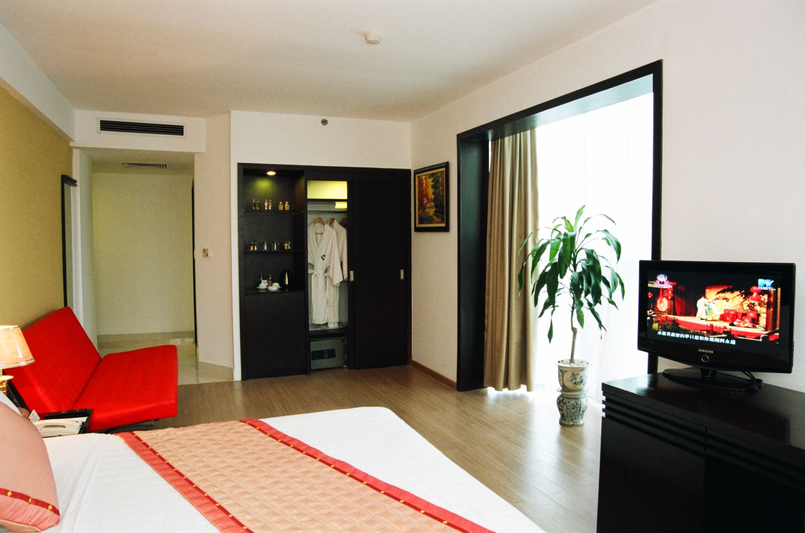 Phòng deluxe - Hotel24h.net