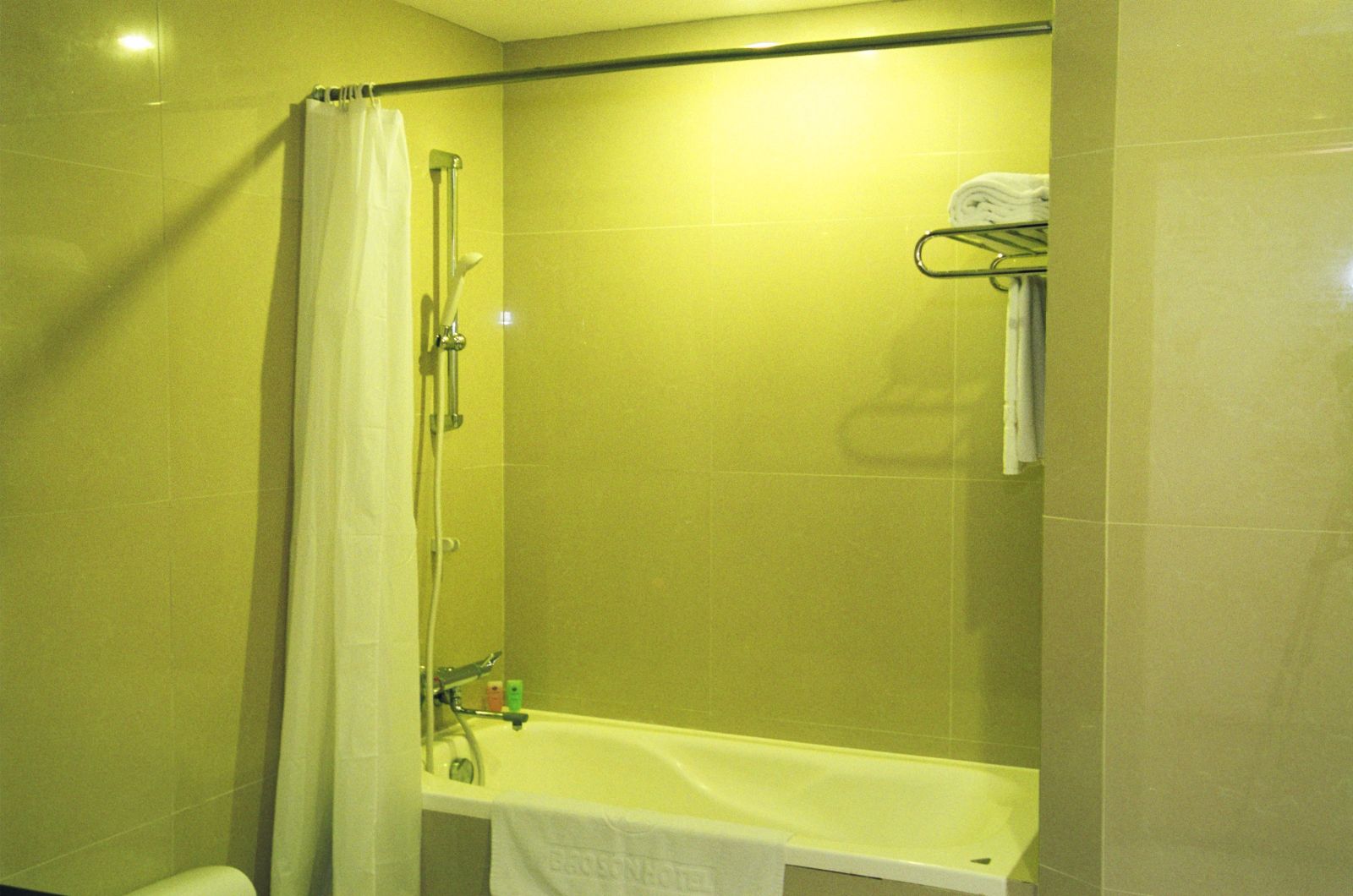 Phòng deluxe - Hotel24h.net