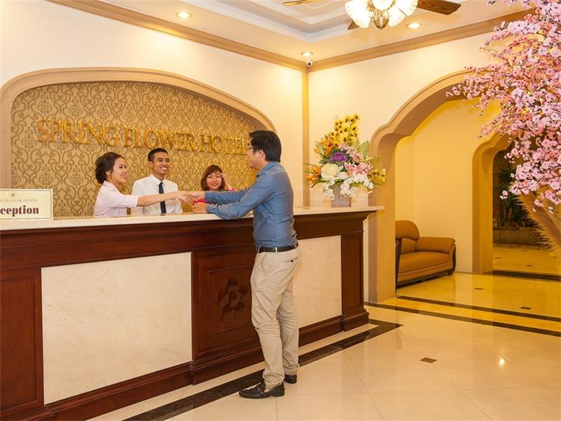 Lễ tân - Hotel24h.net