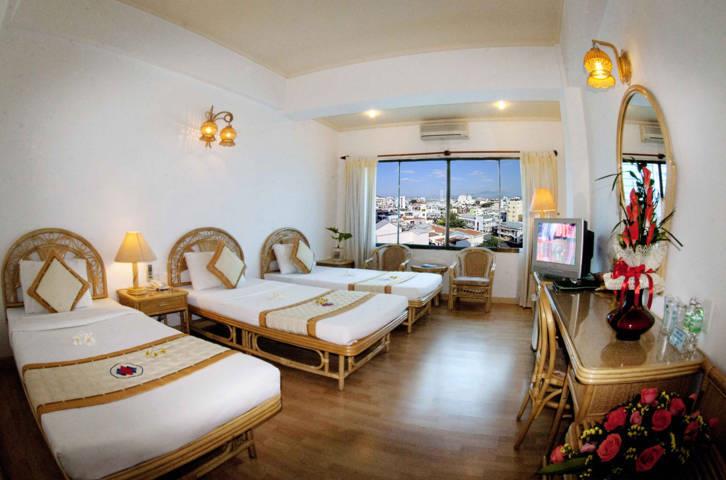 khach-san-xanh-nghe-an-phong-3-khach-2-hotel24h.net.jpg