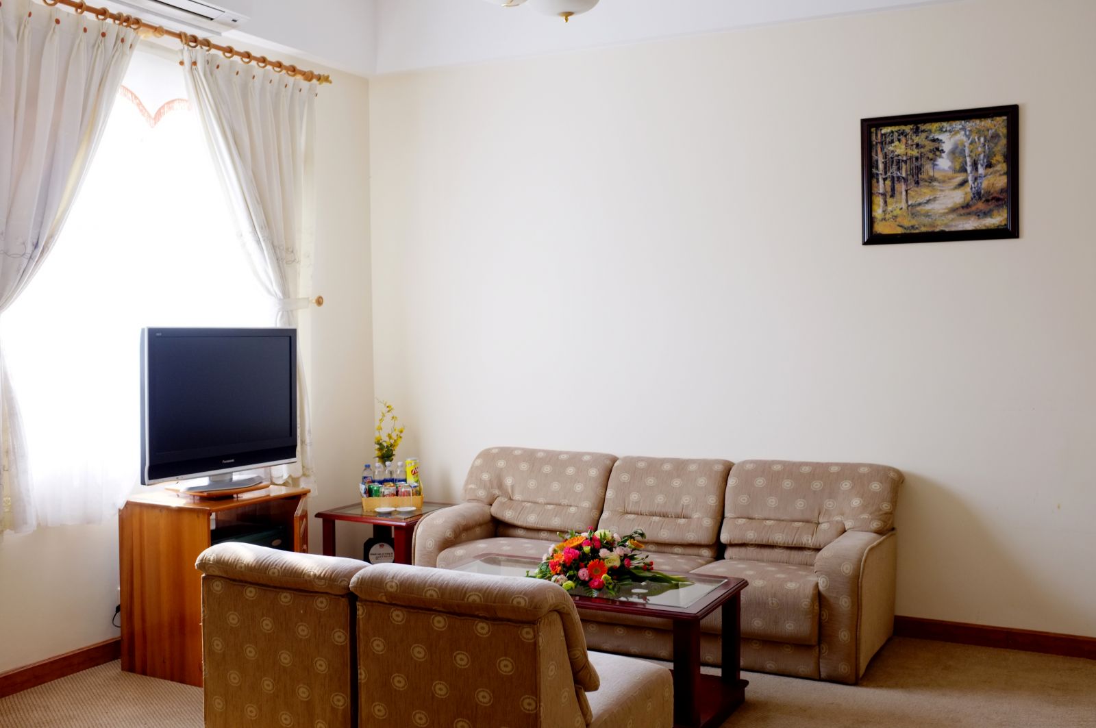 Phòng deluxe - Hotel24h.net