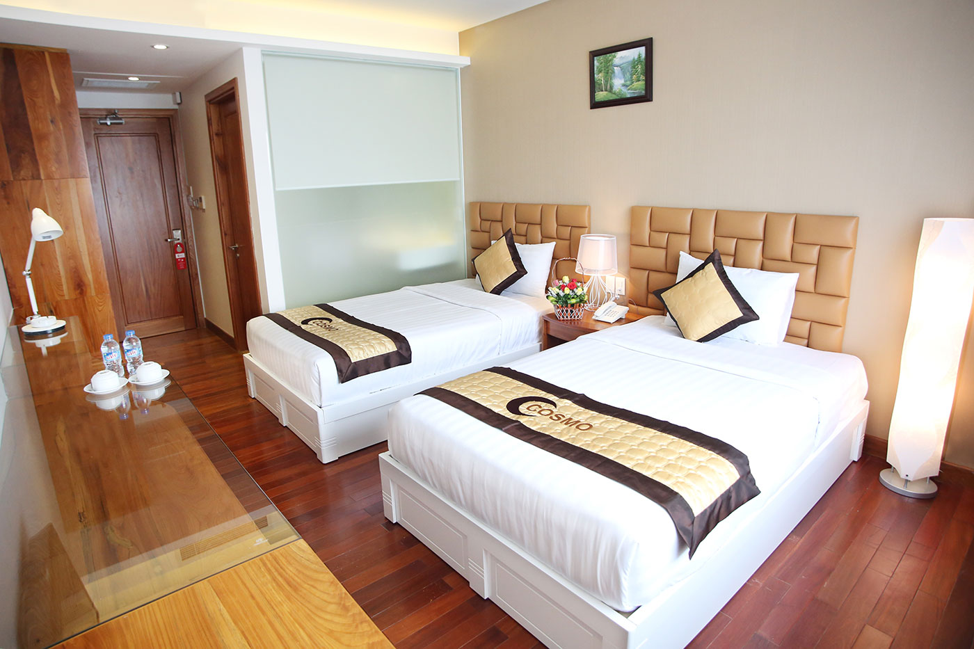 Phòng deluxe - Hotel24h.net