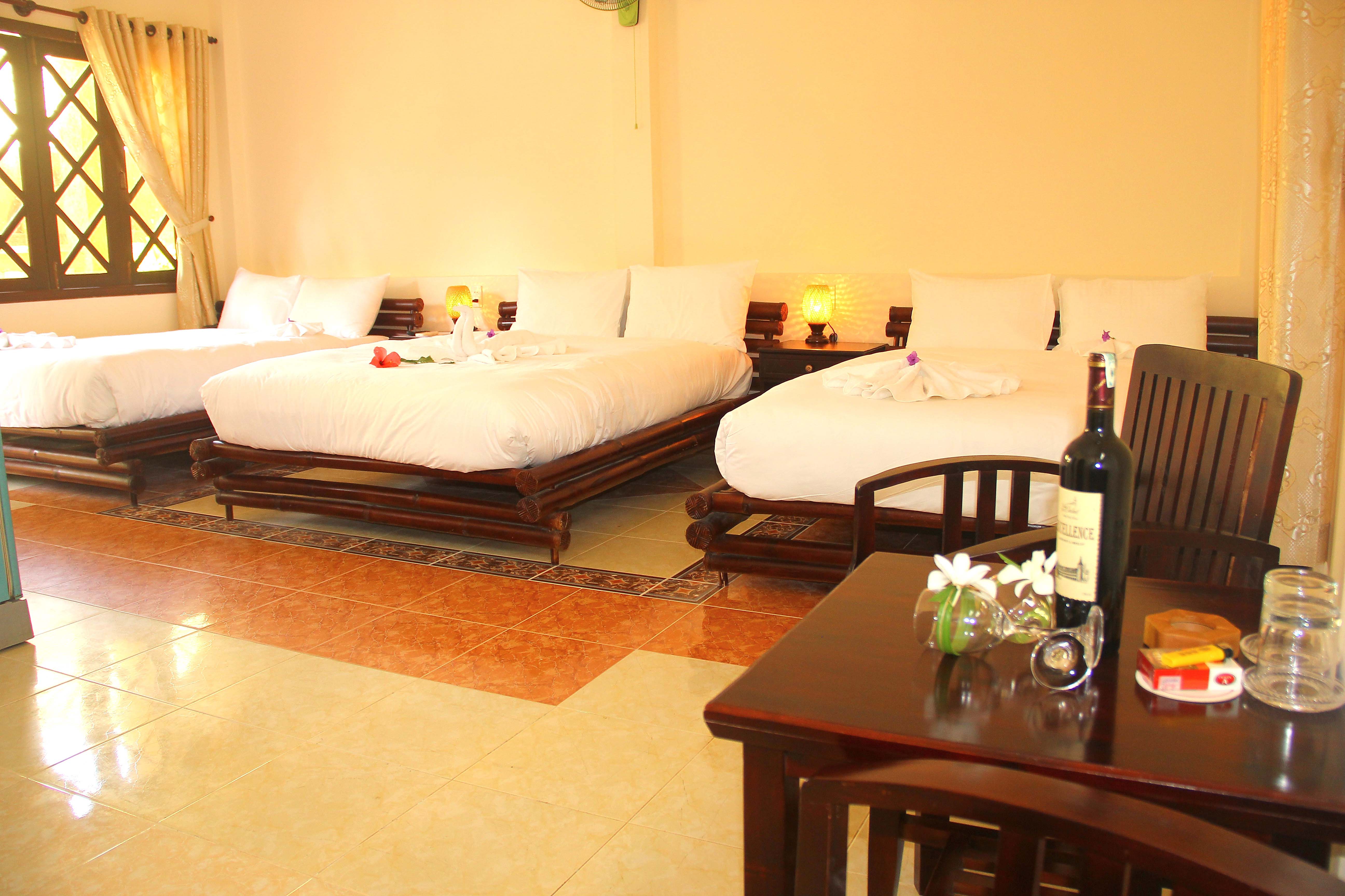 resort-nang-hon-rom-phong-deluxe-6-khach-4-hotel24h.net.jpg
