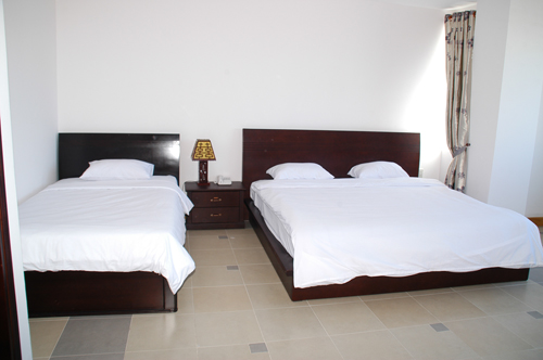 khach-san-hoang-long-phong-3-khach-1-hotel24h.net.jpg
