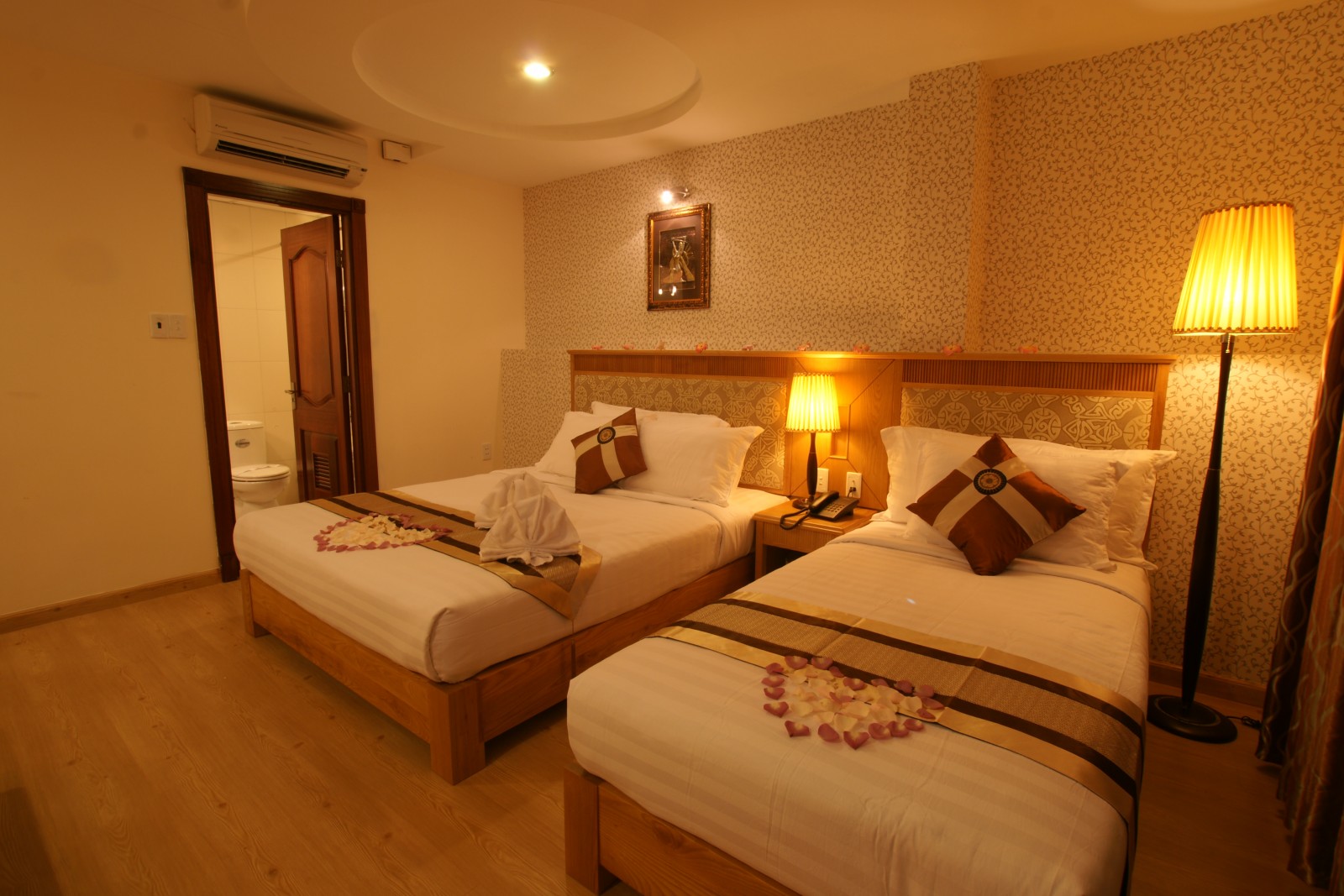 Phòng ngủ - Hotel24h.net