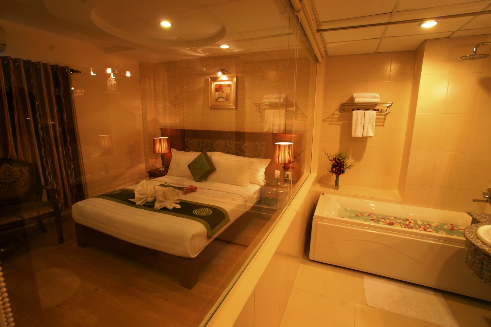 Phòng ngủ - Hotel24h.net