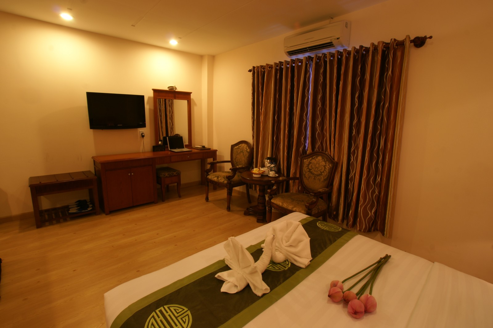 Phòng ngủ - Hotel24h.net