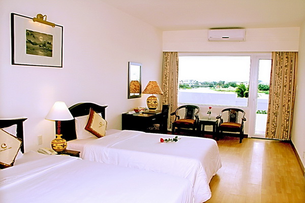 khach-san-century-riverside-phong-deluxe-4-hotel24h.net.jpg