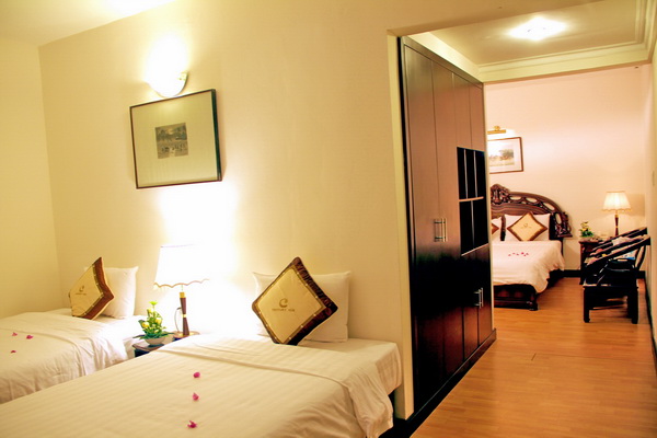 khach-san-century-riverside-phong-family-2-hotel24h.net.jpg