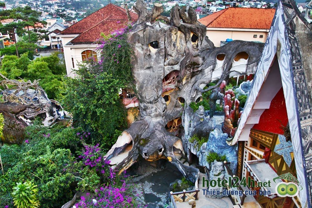 biet-thu-hang-nga-ngoi-nha-dien-tai-da-lat-hotel24h-a8.jpg