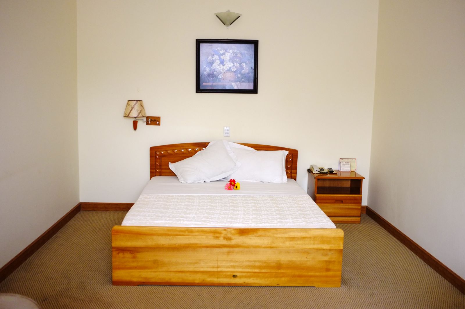 khach-san-dong-xuyen-phong-deluxe-3-hotel24h.net.jpg