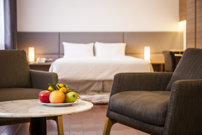 khach-san-cham-suit-sai-gon-phong-ngu-4-hotel24h.net.jpg
