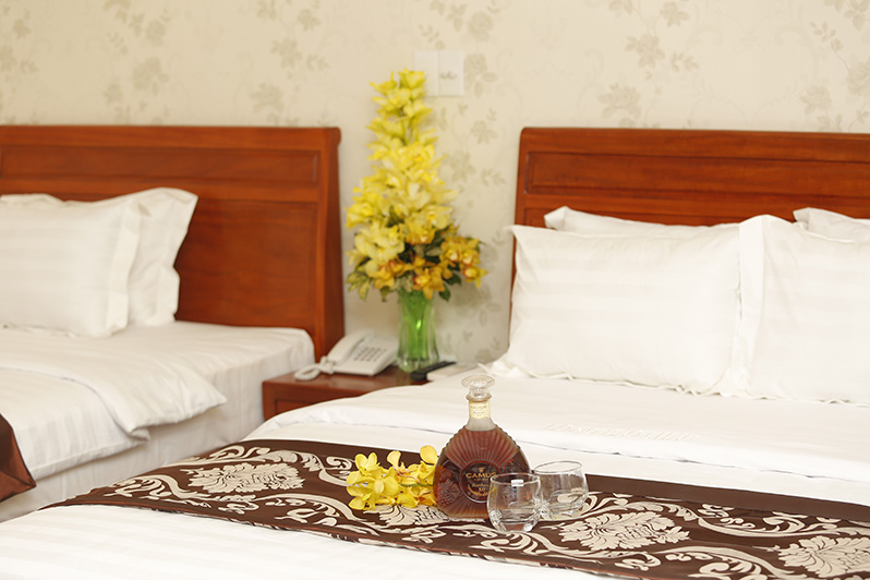 khach-san-long-bao-chau-phong-ngu-5-hotel24h.net.JPG