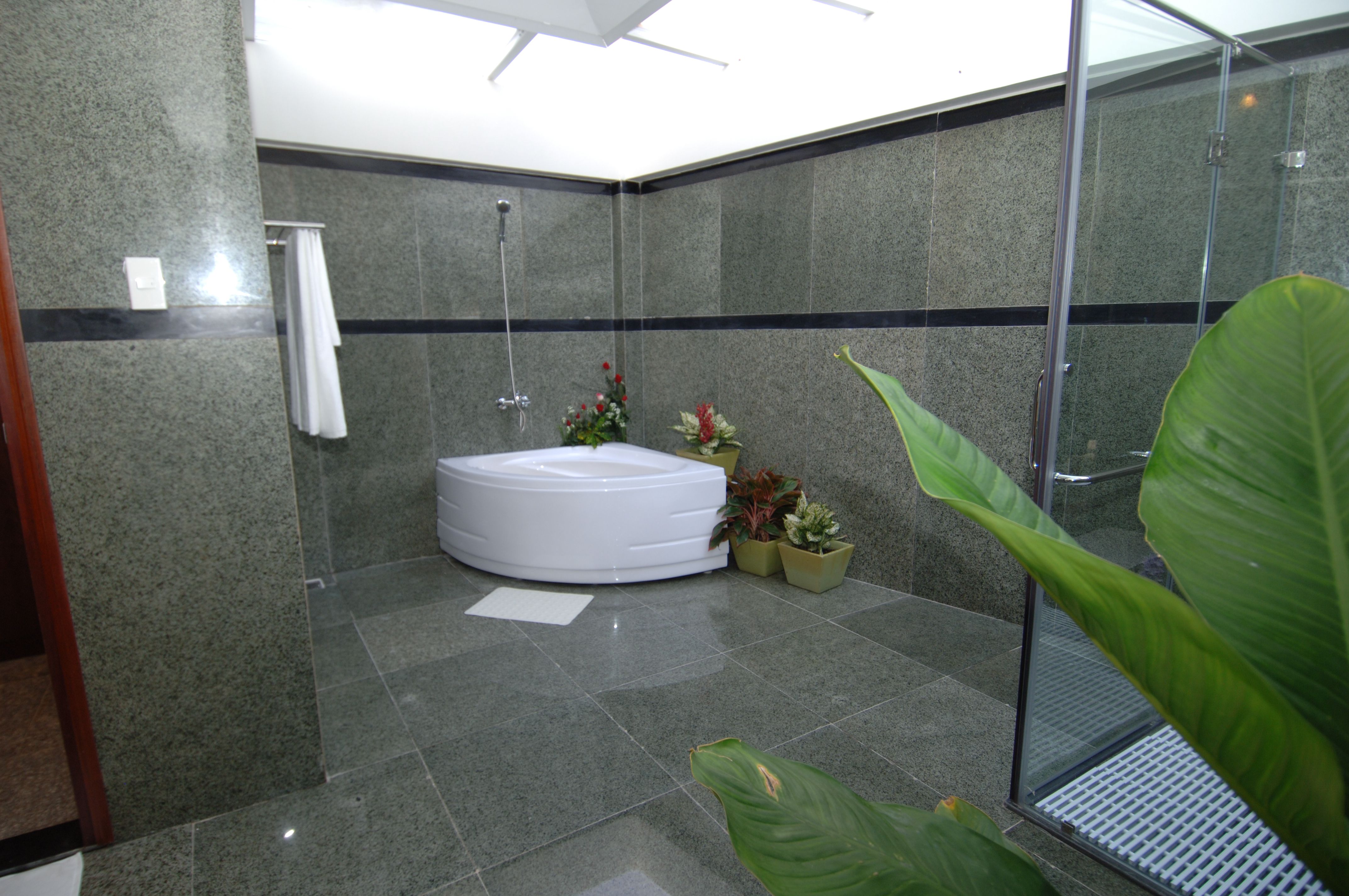 Phòng tắm - Hotel24h.net