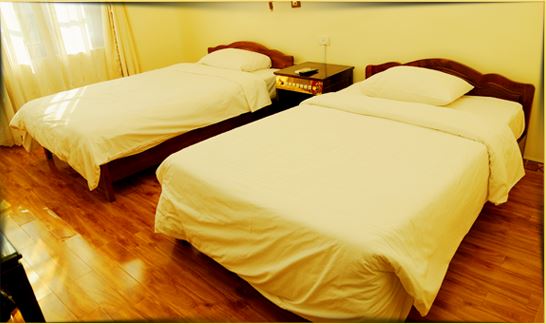 khach-san-poenix-1-phong-ngu-4-hotel24h.net.JPG