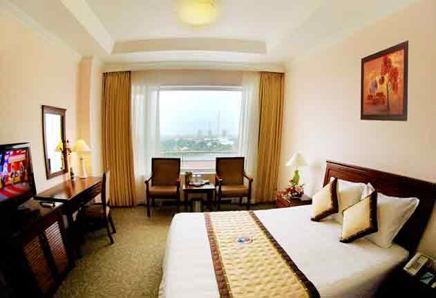 khach-san-phuong-dong-vinh-phong-ngu-4-hotel24h.net.jpg
