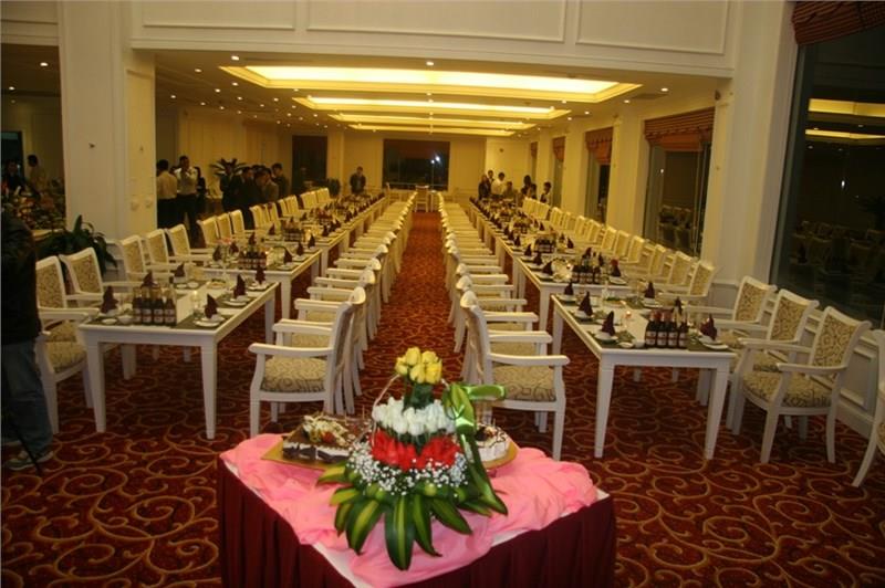 Tiệc giao lưu - Hotel24h.net