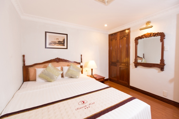 khach-san-river-side-phong-ngu-4-hotel24h.net.jpg