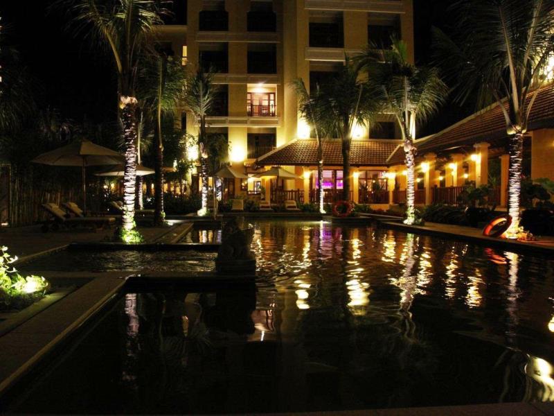 Hồ bơi - Hotel24h.net