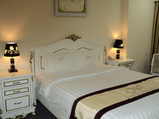 khach-san-white-palace-4.jpg