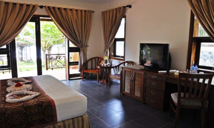 beach-front-bungalow-sandhills-resort-hotel24h.net.jpg