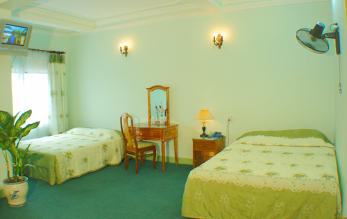 greenbamboohuehotel_deluxe_room.jpg