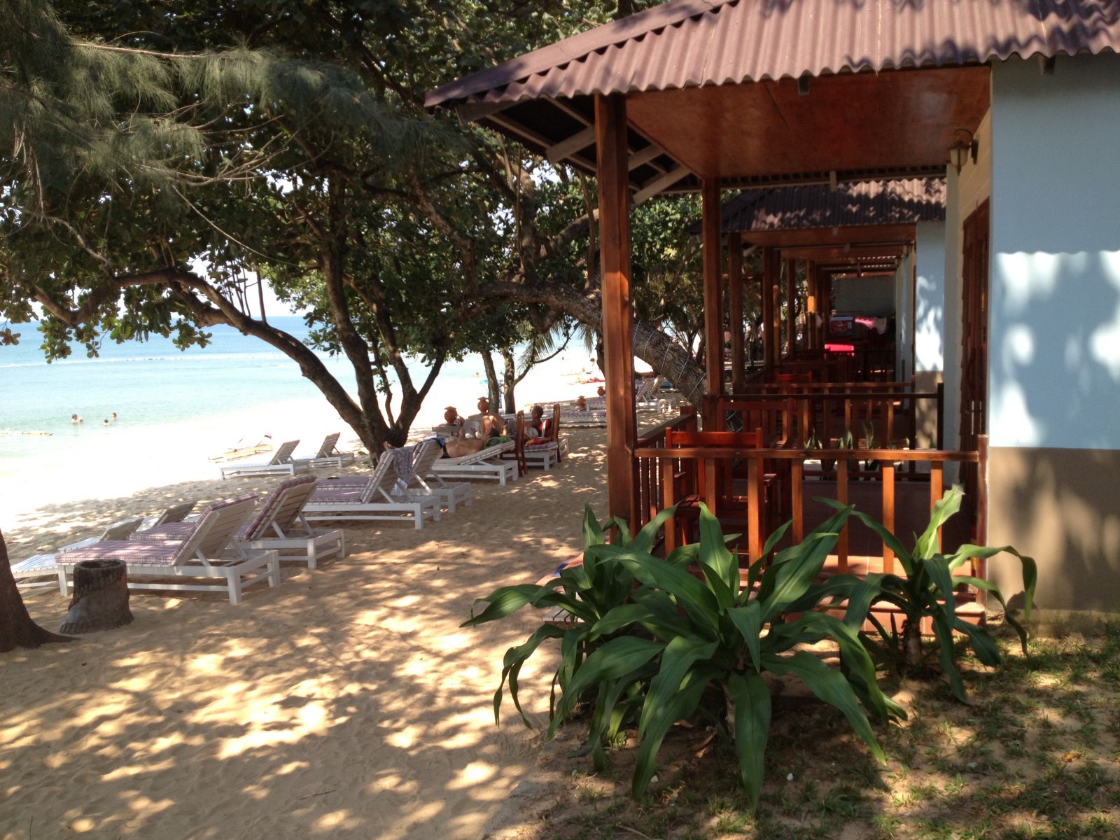 Phòng%20ngủ%205%20-%20hotel24h.net.jpg
