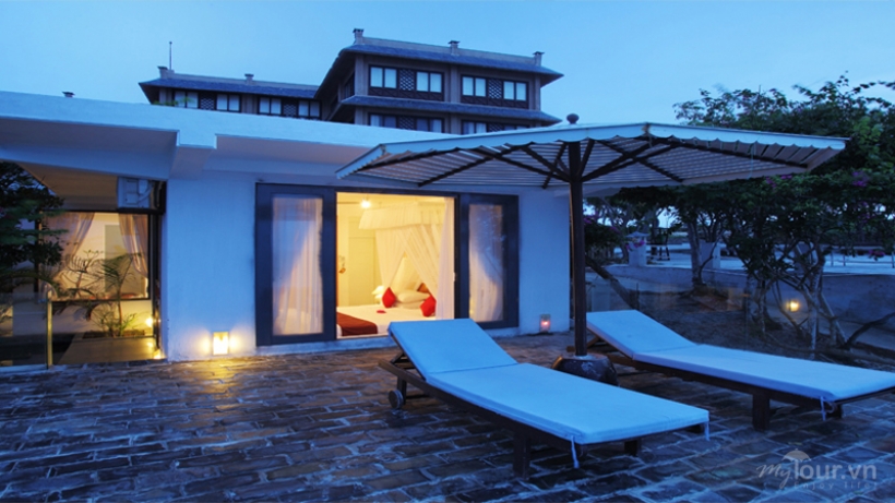 large_dds1395307912_rock-water-bay-resort.jpg