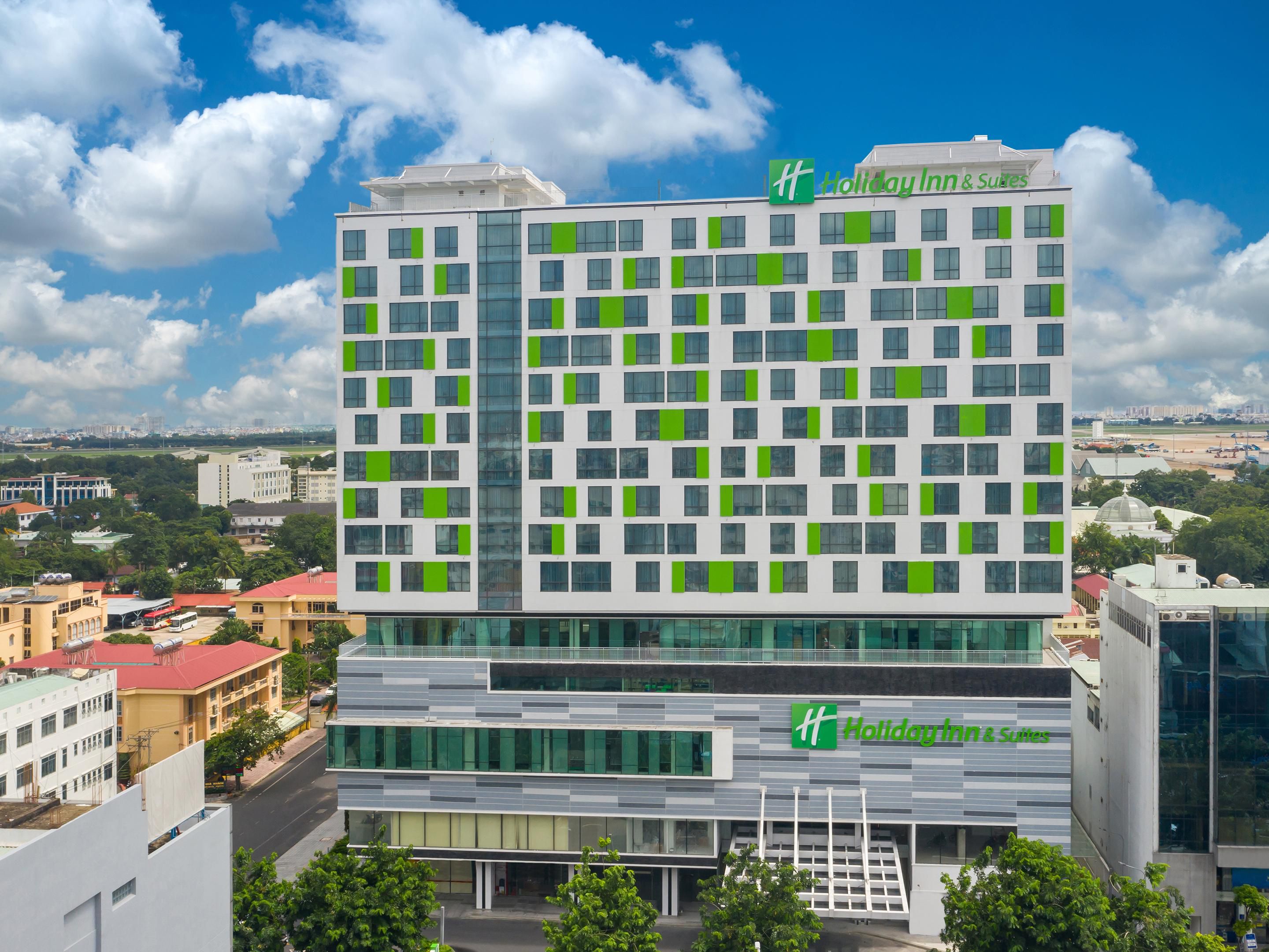 holiday-inn-hotel-and-suites-ho-chi-minh-city-6153950950-4x3.jpg