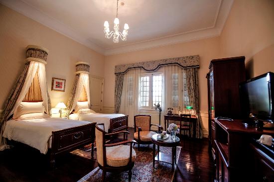 twin-room.jpg