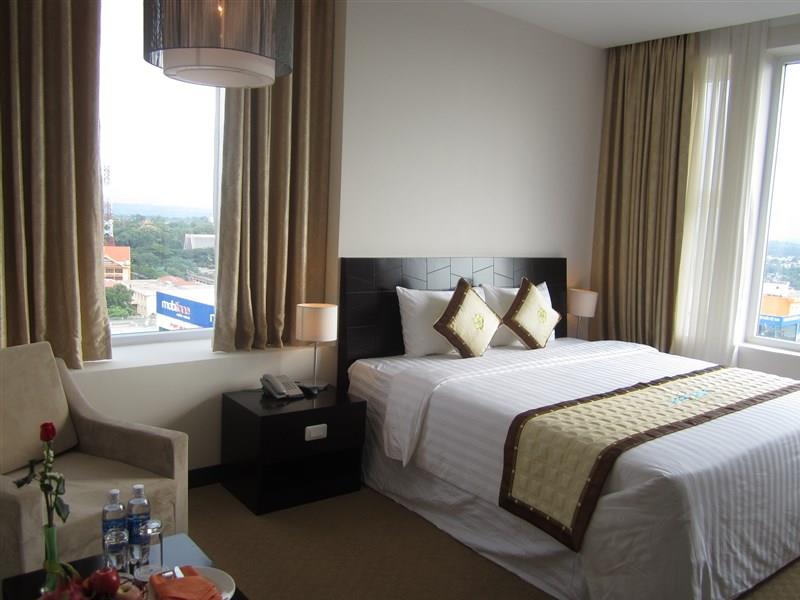 khach-san-sai-gon-ban-me-phong-ngu-2-hotel24h.net.jpg