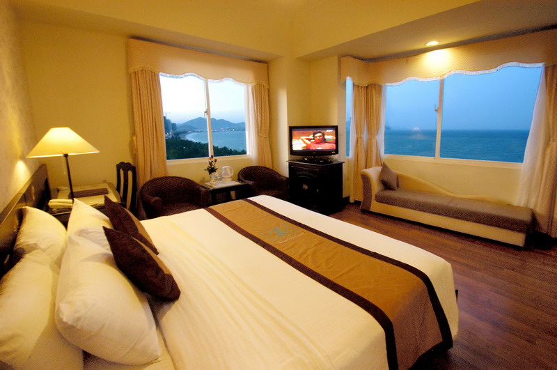 Suite-Double-Room-2_resize.jpg