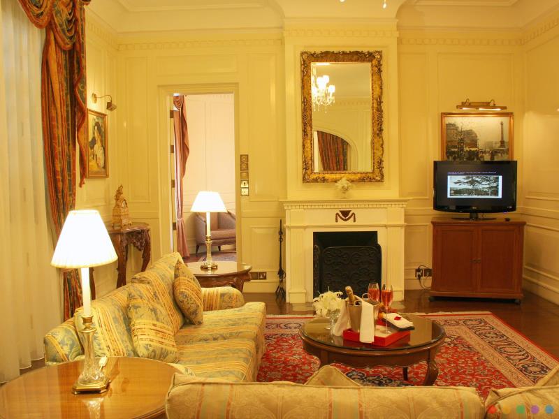 da-lat-palace-luxury-resort-phong-suite-1-hotel24h.net.jpg